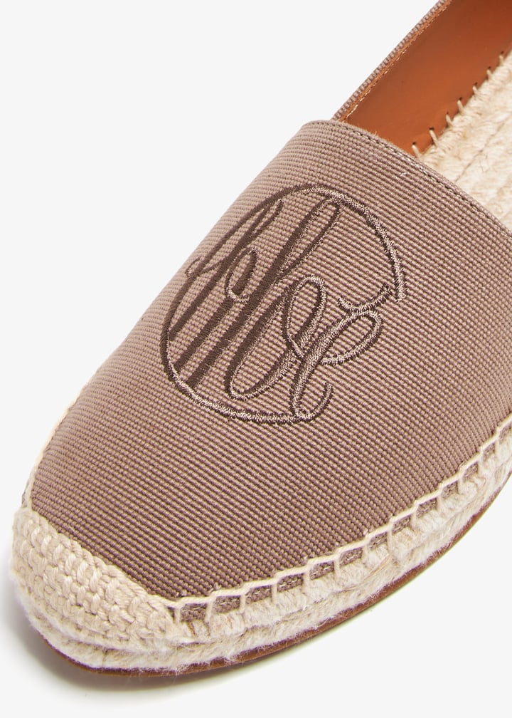 フラットシューズ CHLOE Woman Espadrilles Brown CHC25U10MRG 243 Chloé Pary espadrilles for Women - Brown in UAE | Level Shoes