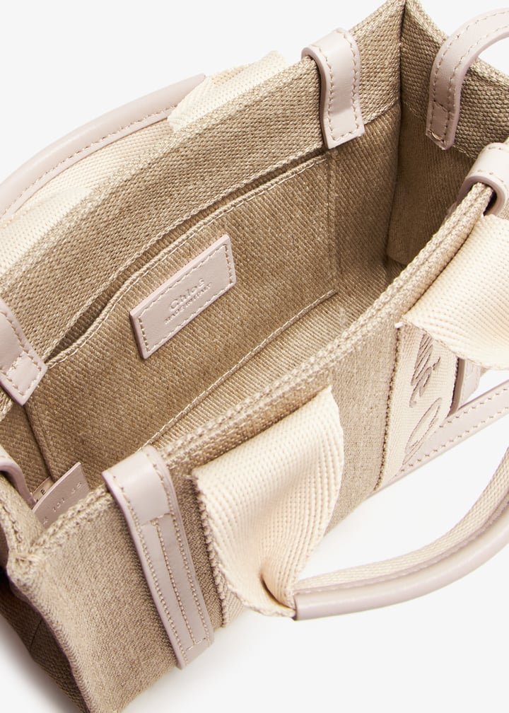 【Chloe】WOODY MINI TOTE◆CHC24UP237L17 Chloé Mini Woody Tote Bag In Linen in Blushy beige | Chloé US
