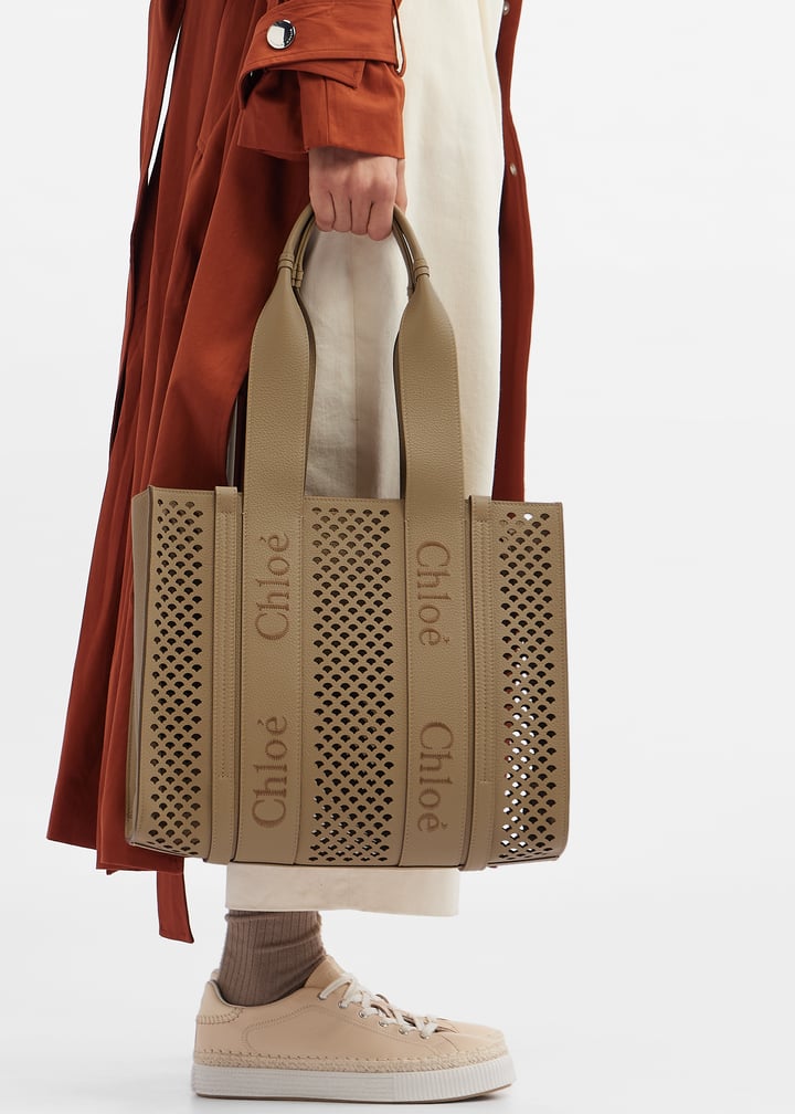 Chloé Woody medium tote bag for Women - Brown in Kuwait