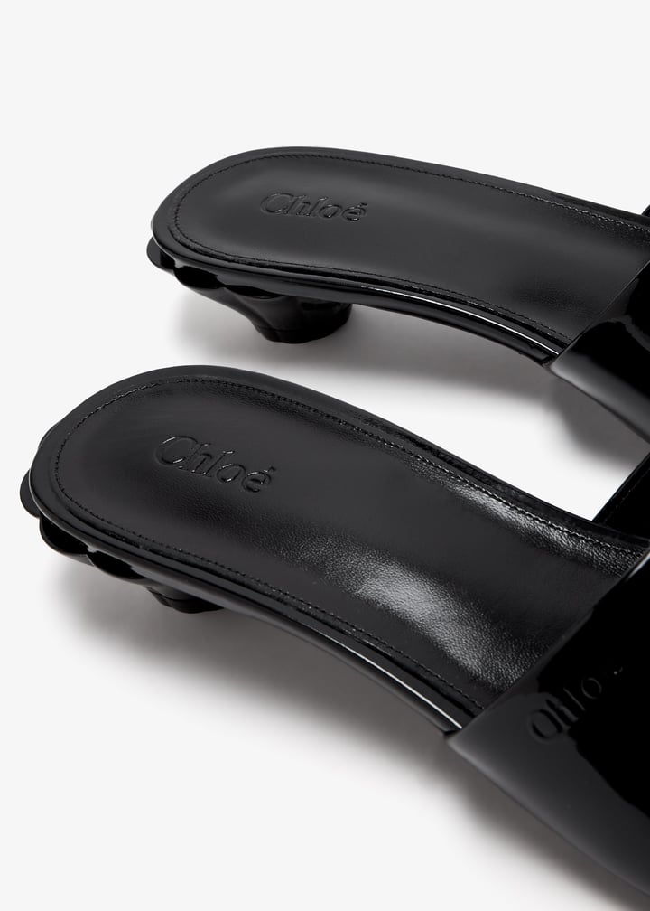 Chloé Flower sandals for Women - Black in UAE | Level Shoes