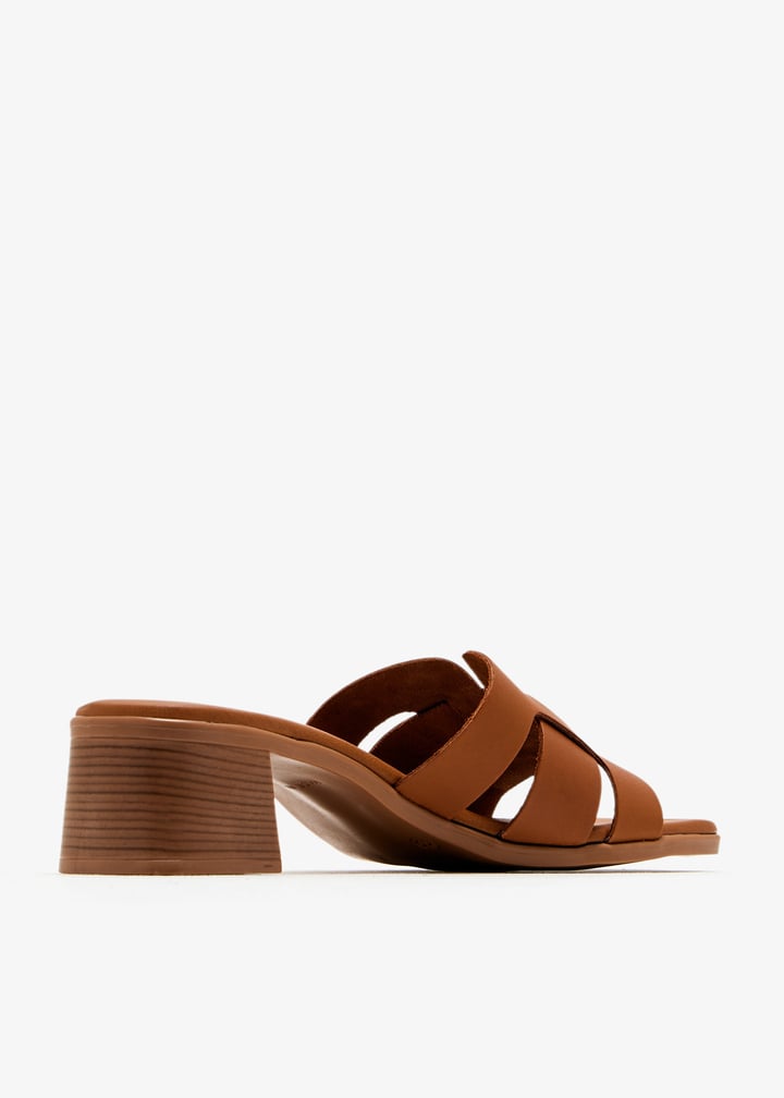 clara-brown_6.jpg?ts=20250816030722