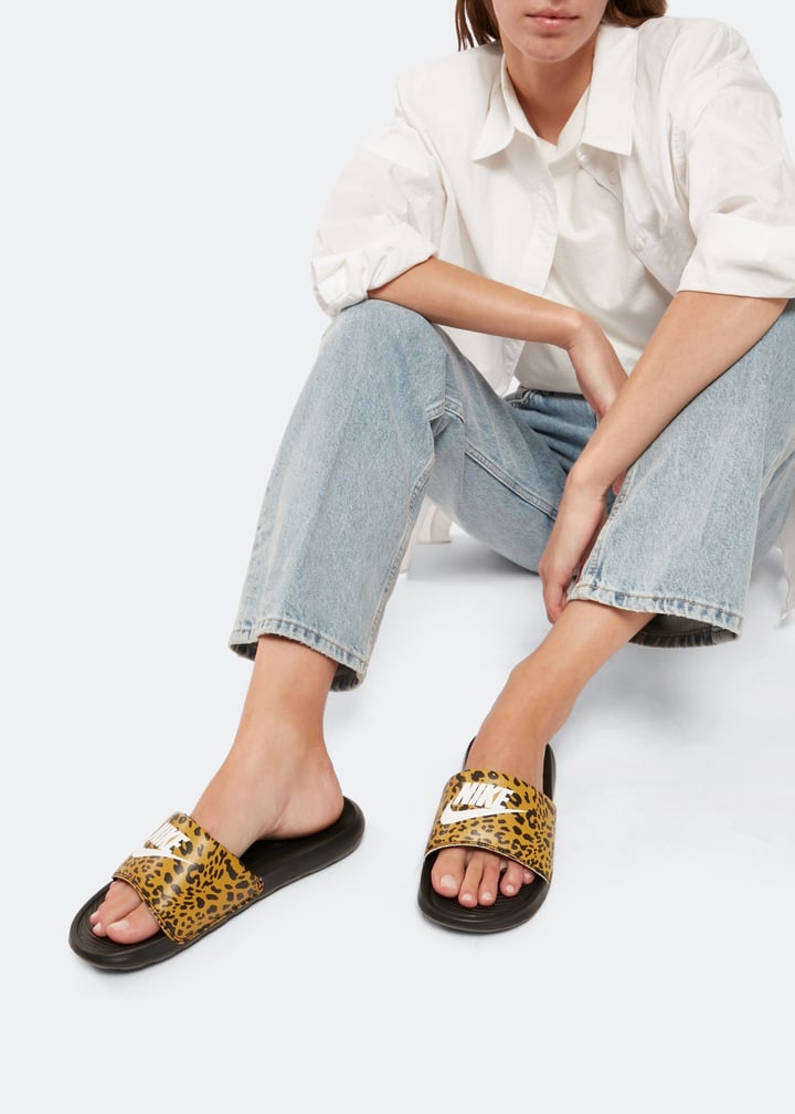 【NIKE】柔らか軽量着心地良サンダルVictori One Women's Slides Nike Victori One Women's Slides. Nike.com