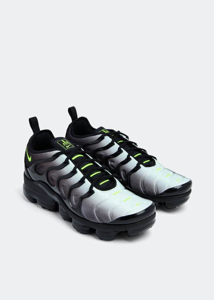 Nike Air VaporMax Plus sneakers for Men - Black in UAE