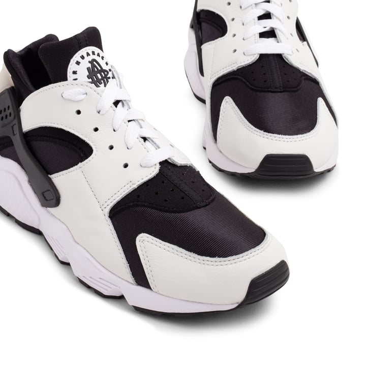 Nike Air Huarache sneakers for Men White in Kuwait Level Shoes