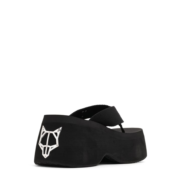 desire-blksvr_4.jpg?ts=20220505183724