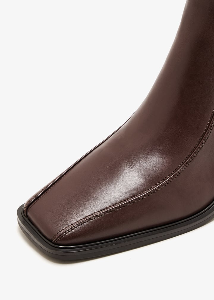 dusty-chocom_5.jpg?ts=20250814030532