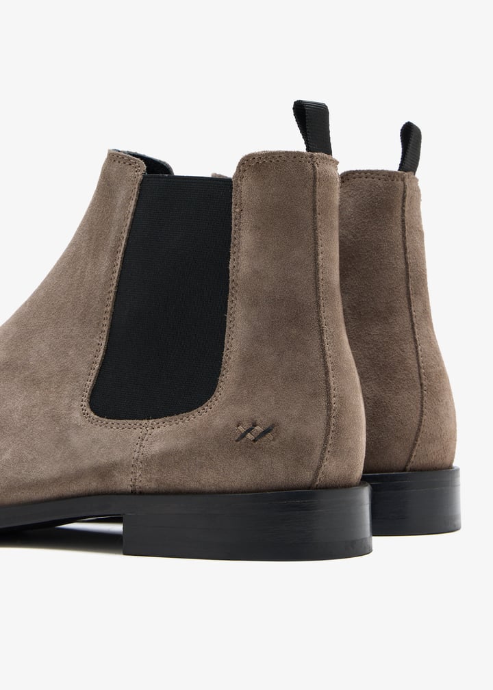 dylan-taupe_5.jpg?ts=20251110120107