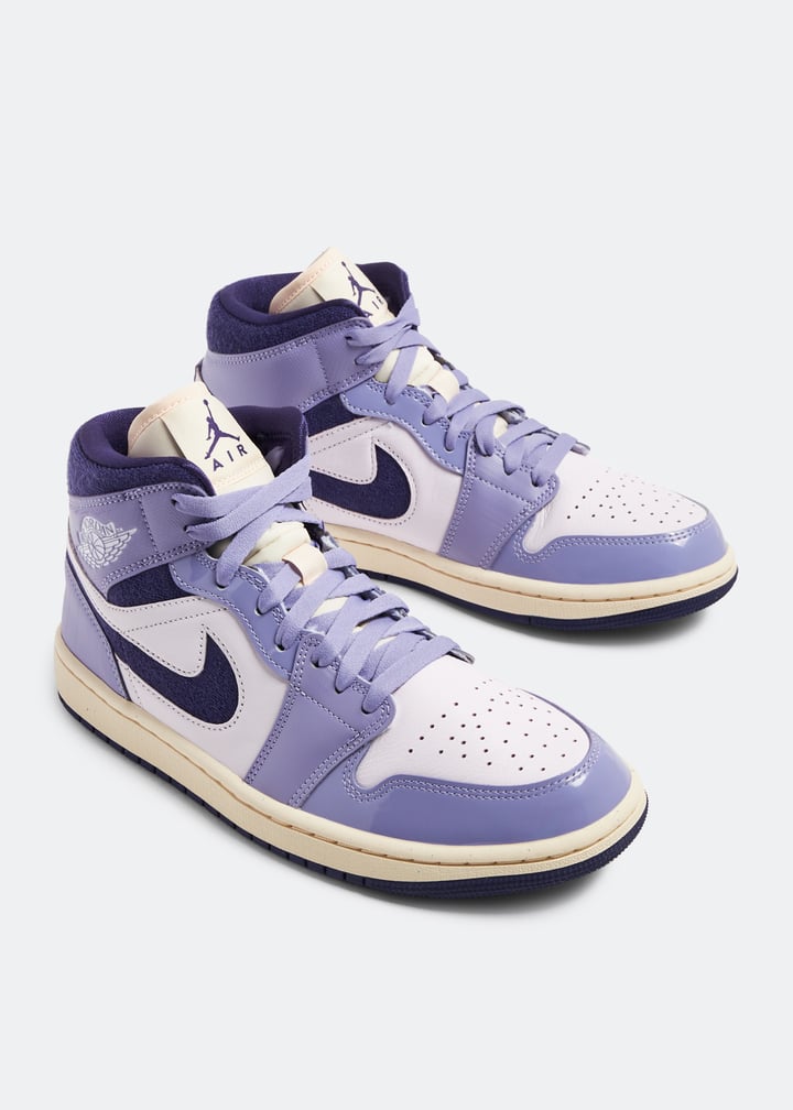 Air Jordan Mid SE sneakers