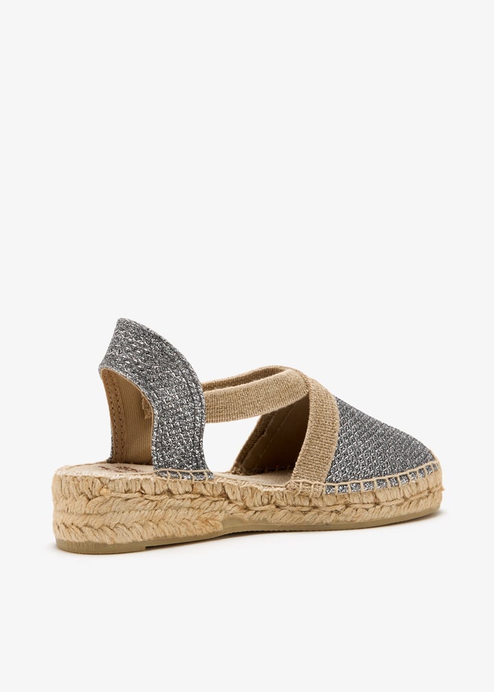 edita-s-plom_6.jpg?ts=20250201035022