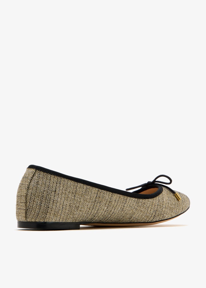 emilblck-blkbeg_6.jpg?ts=20251128054144