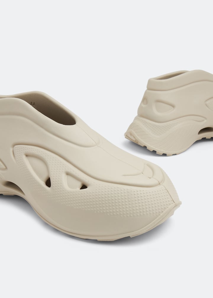 Axel Arigato Pyro sneakers for Men - Beige in UAE | Level Shoes