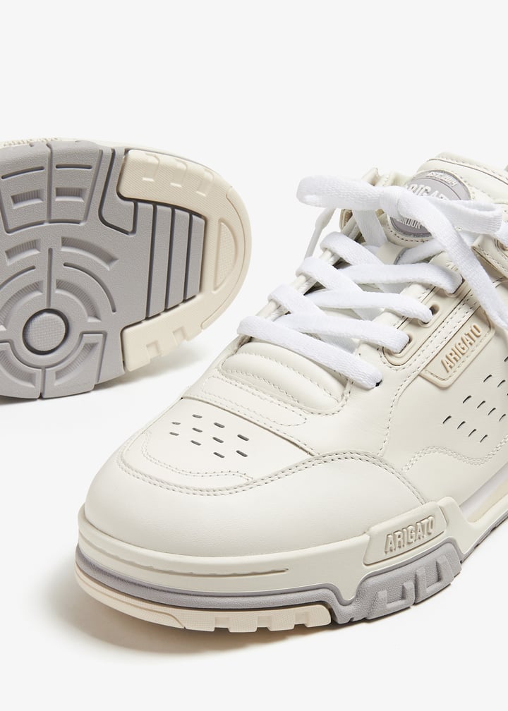 Axel Arigato Onyx sneakers for Men - White in USA | Level Shoes