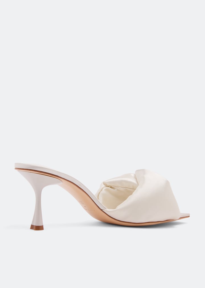 STUDIOAMELIAスタジオアメリア/TWISTEDFRONT 70HEEL Studio Amelia Twist Front 70 heel mules for Women - White in