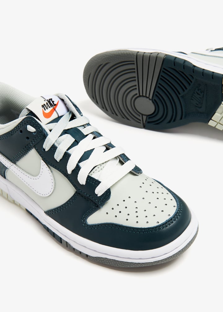 NIKE　DUNK　low　PRM Nike Dunk Low Retro PRM - Light Pumice/Green Frost FB8895