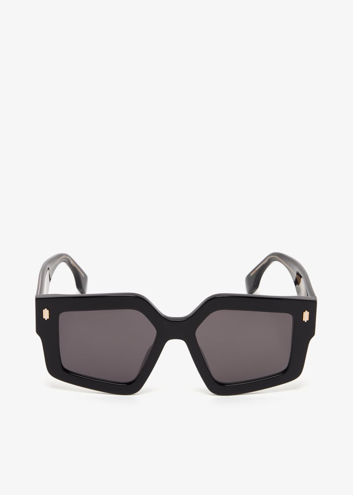 サングラス FENDI Woman Sunglasses Black FE40162I 01A sunglasses-fendi-roma-fe40162i