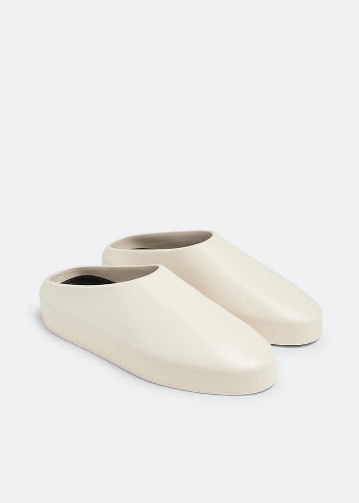FEAR OF GOD カリフォルニア 2.0 スリッフオン スリッハ We Reviewed Fear of God's California 2.0 Slip-On Shoe