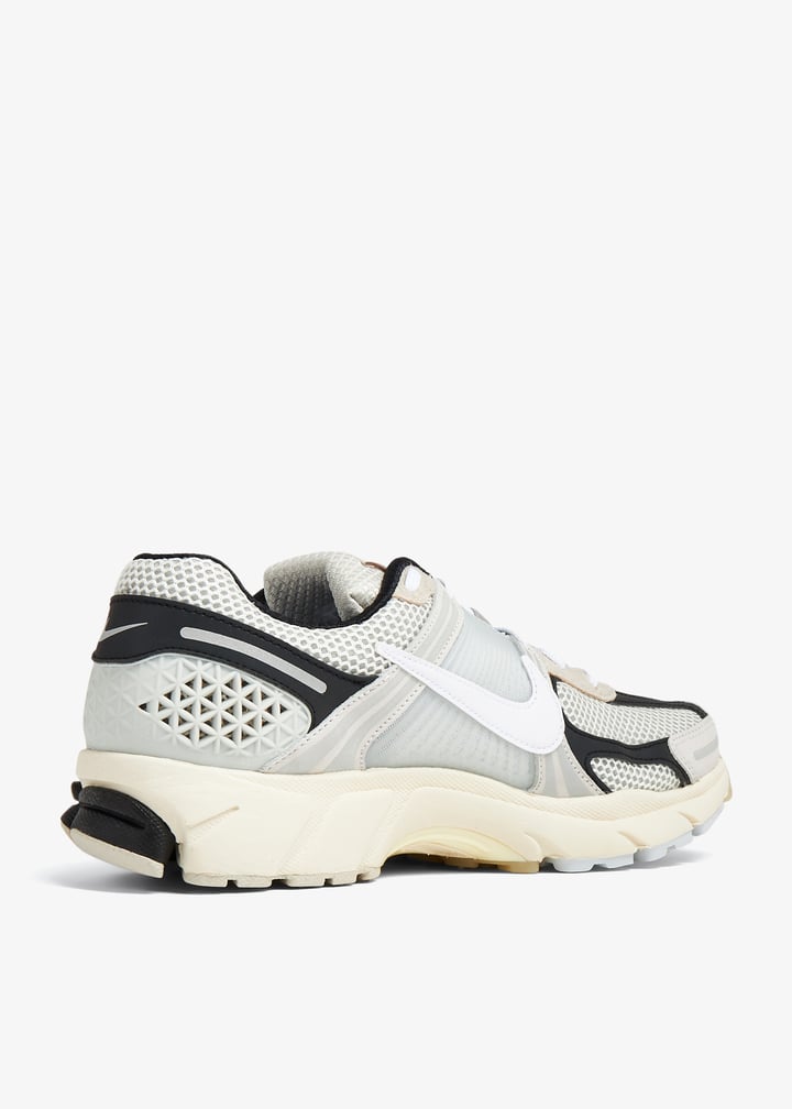 Zoom Vomero sneakers