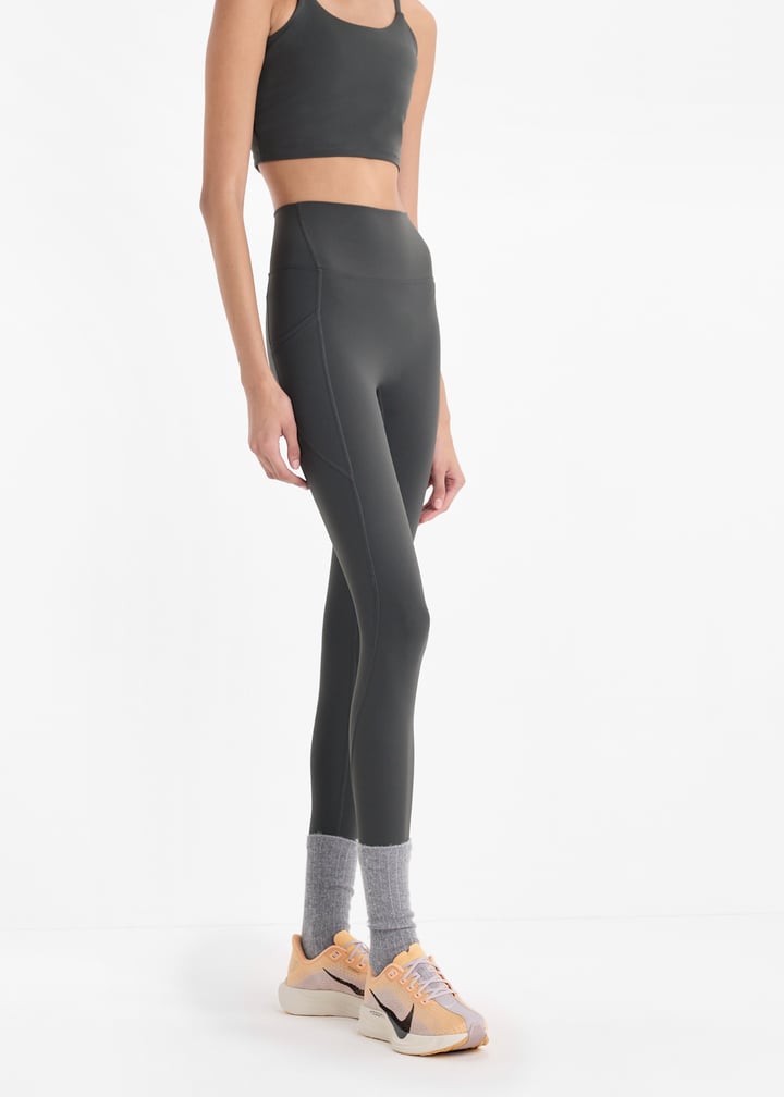 fq7261-702_2.jpg?ts=20251007031837