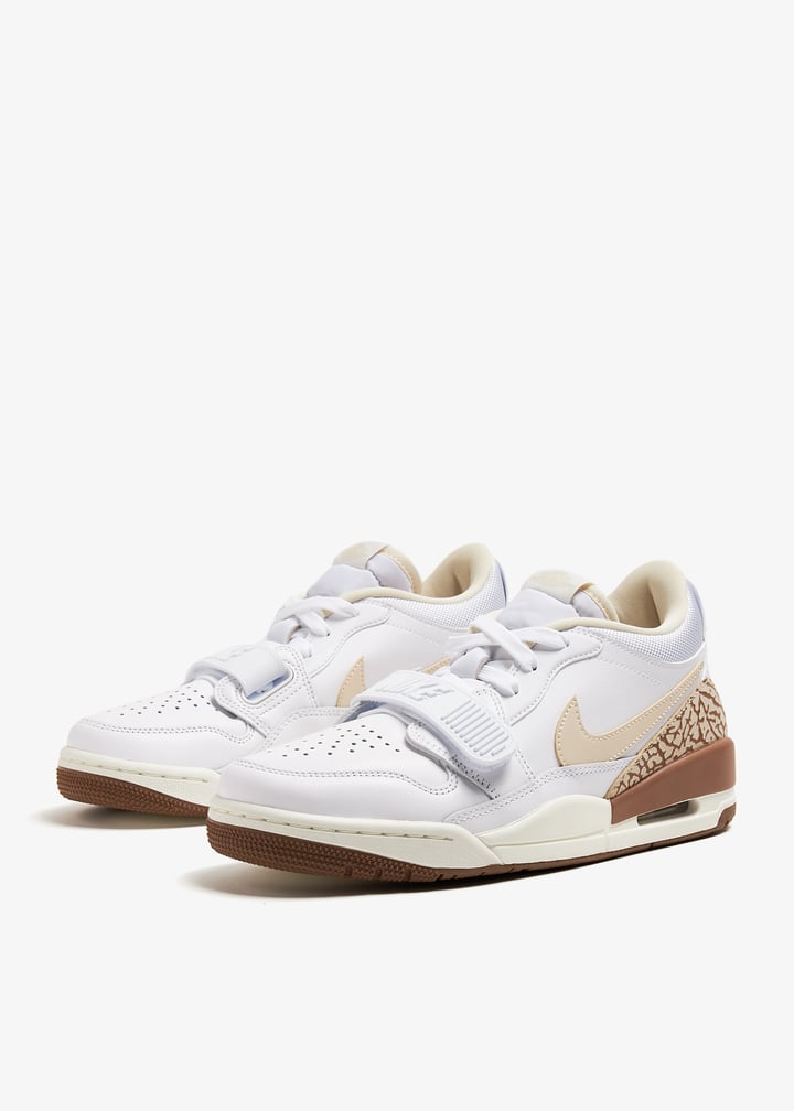 【希少/送料・関税無料/コラボ】Jordan Legacy 312 'White' Nike Air Jordan Legacy 312 sneakers for ADULT-UNISEX, Men