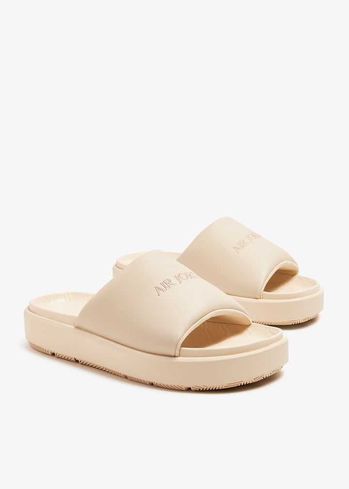 ★NIKE★Jordan Sophia★大人気★ Amazon.com | Nike WMNS Jordan Sophia Women's Slides | Shoes