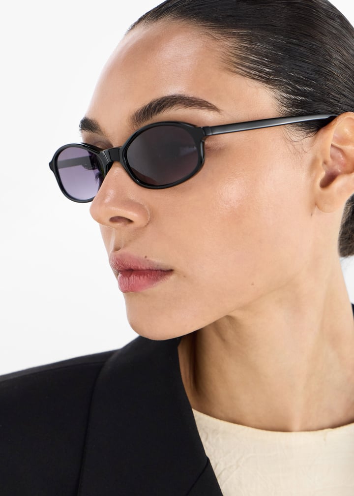 Shevoke Gini sunglasses for Women - Black in USA | Level Shoes