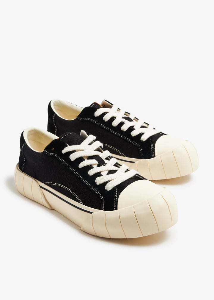 Good News Chunks low-top sneakers for Women Black in Oman