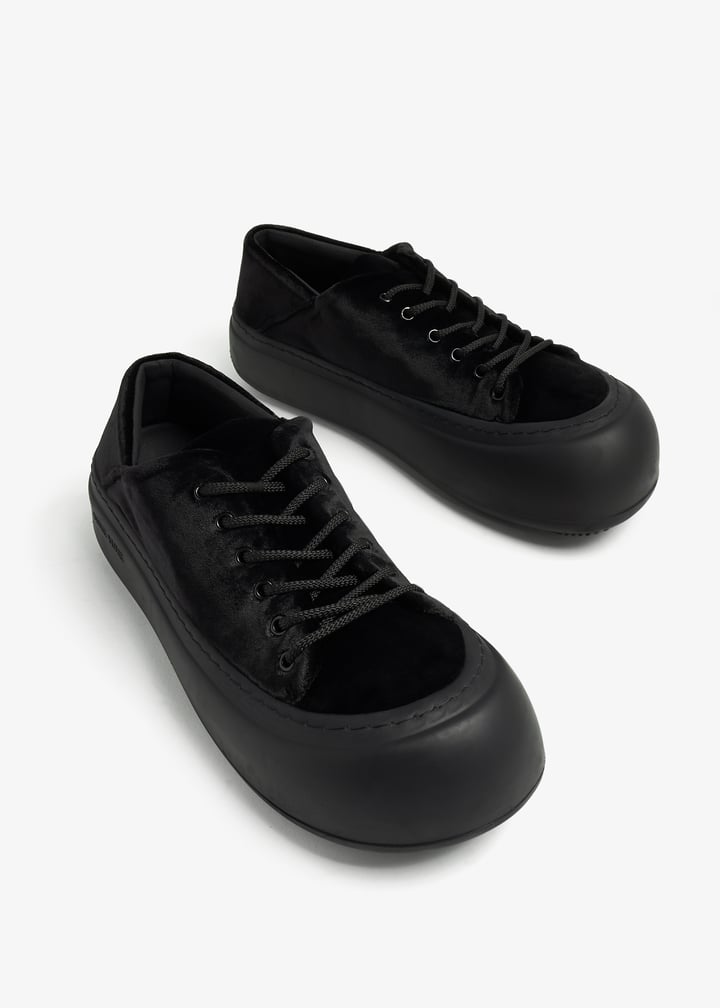 【関税込み】YUME YUME ブラック Goofy スニーカー Black Goofy Sneakers by YUME YUME on Sale