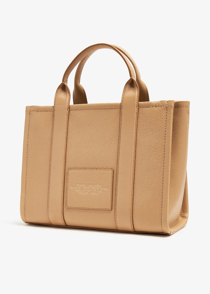 MARC JACOBS THE TOTE BAG ベージュ Amazon.com: Marc Jacobs Women's The Canvas Medium Tote Bag