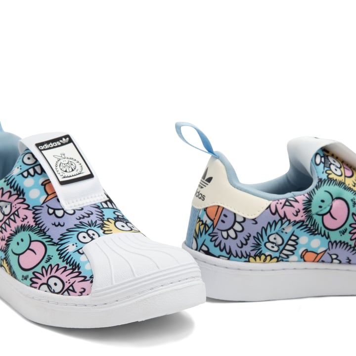 adidas gazelle silver green womens adidas x Kevin Lyons NMD_R1 Shoes GX5722