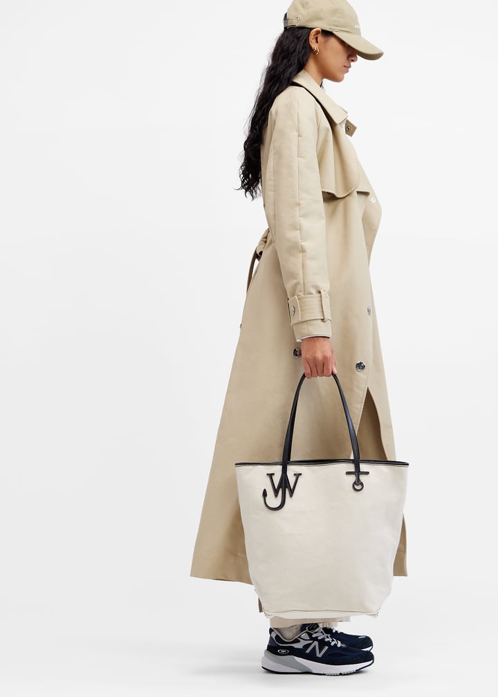 【関税込み】JW Anderson ベージュ トール Anchor トートバッグ JW Anderson Anchor tall tote bag for Women - Beige in UAE