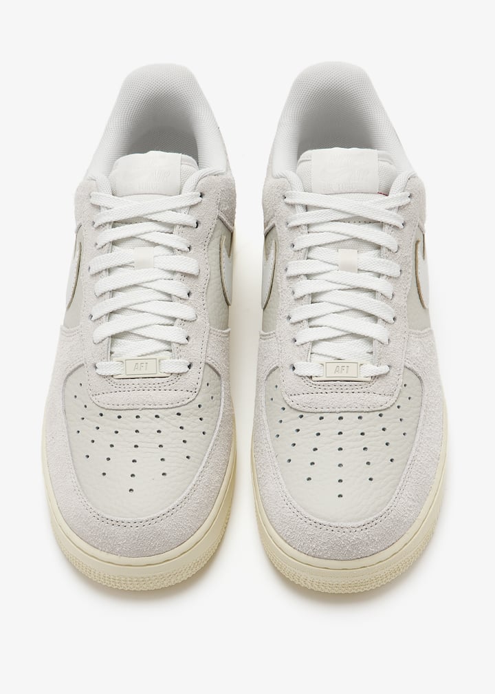 スニーカー Nike Air Force 1 07 LX Men's Shoes Amazon.com | Nike Men's Air Force 1 Low '07 Lx Thank You