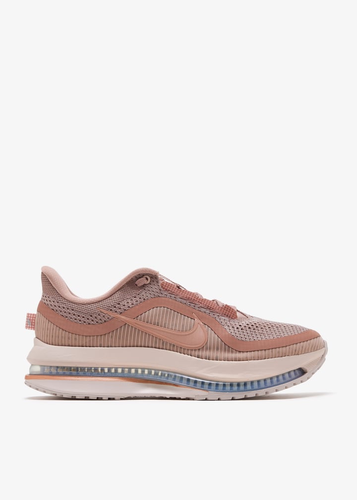 Nike Pegasus Premium sneakers for Women - Pink in UAE | Level Shoes