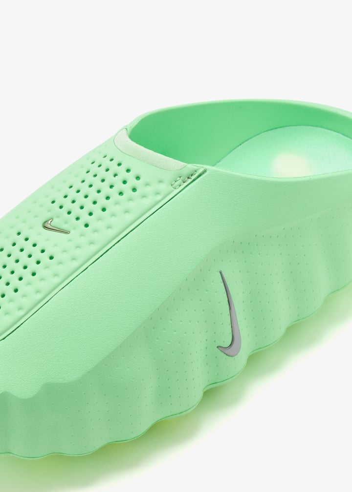 Nike Mind 001 mules for Men - Green in UAE | Level Shoes