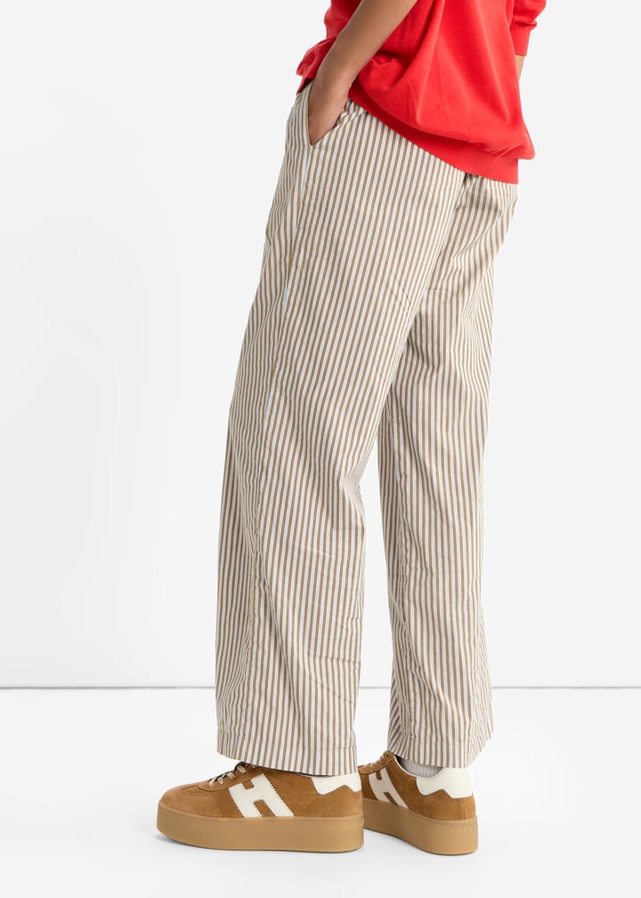 hxw6980fb60uxj-419e_2.jpg?ts=20260220033538