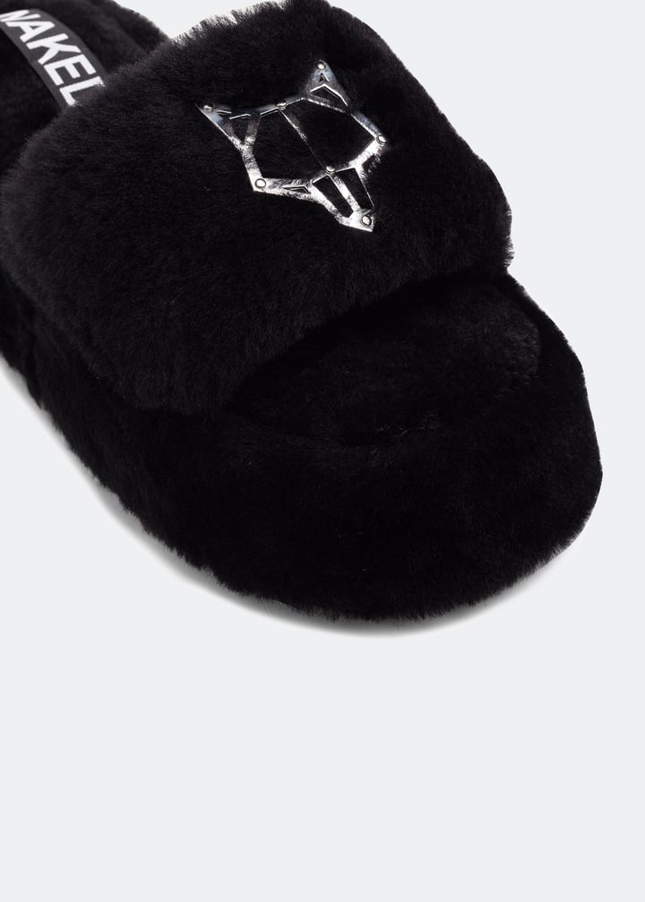 ivy-black_3.jpg?ts=20220504184158