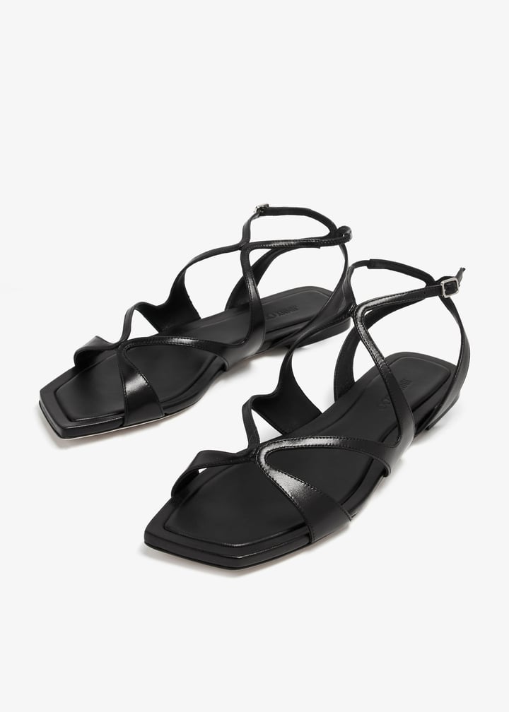 j000168321-black_5.jpg?ts=20260626051819