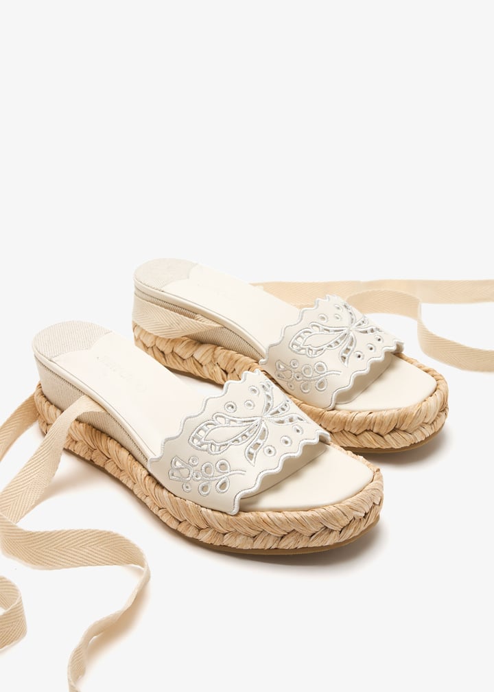 【Jimmy Choo】Arlee Wedge 60 サンガロ刺繍 ウェッジサンダル Arlee Wedge 60 |Latte Canvas Wedge Sandal with Sangallo