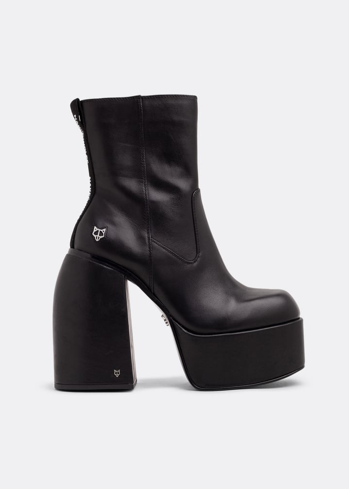 jailbreaker-black_1.jpg?ts=20220504184439