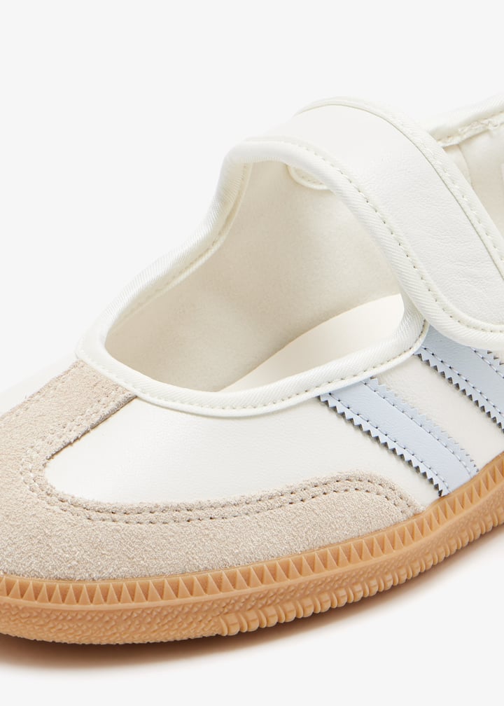 jr7339-clguha_5.jpg?ts=20251028033210