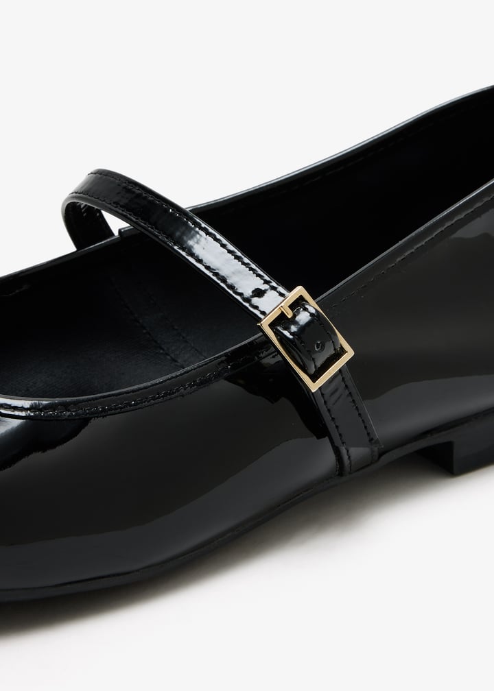 juna-blkptn_5.jpg?ts=20251207025629