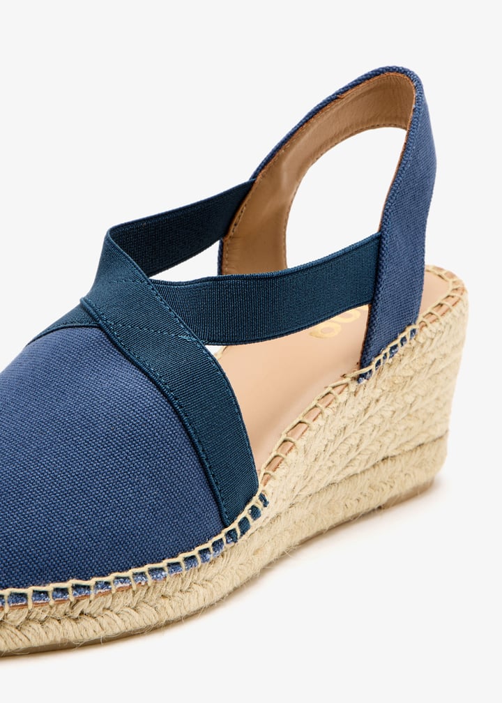 lucia-navy_5.jpg?ts=20250523031146