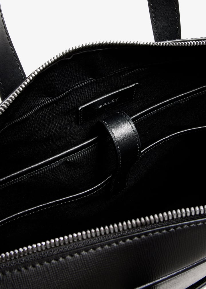 mab01nec001-i946p_7.jpg?ts=20241028115040