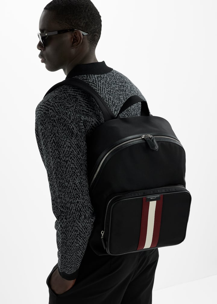 mak03uny286-u901p_2.jpg?ts=20250130031617