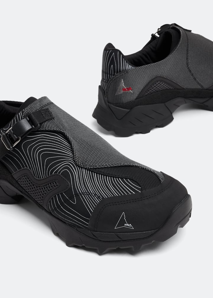 靴 ROA Hiking Minaar 43 ROA Hiking Minaar in Black | FWRD