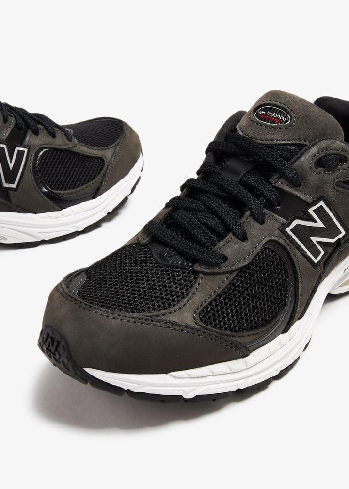 ★New Balance ML2002RB BLACK★ New Balance Men 2002 Raven Sneakers(ML2002RB)