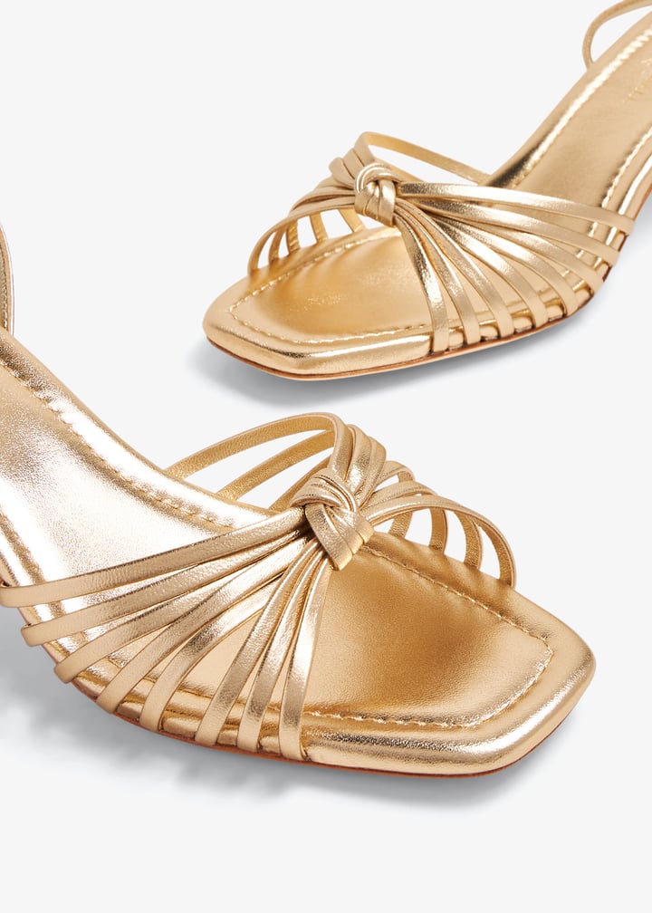 olivia-n-chmpn_3.jpg?ts=20260401020602