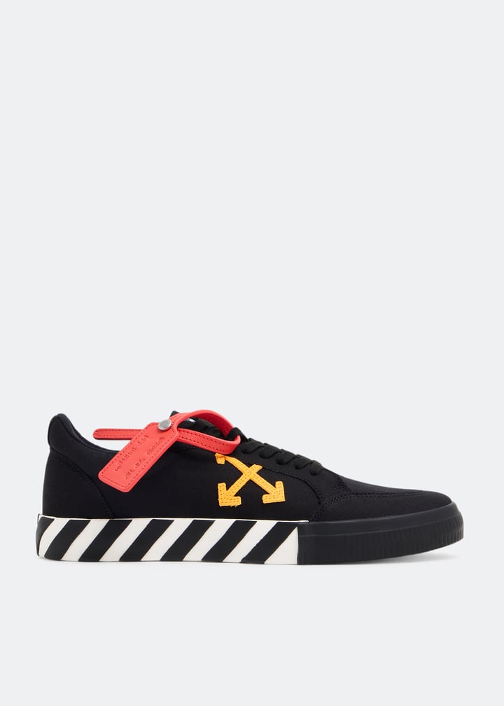 Off-White Low Vulcanised sneakers for Men - Black in UAE Off-White Low Vulcanised sneakers for Men - Black in UAE