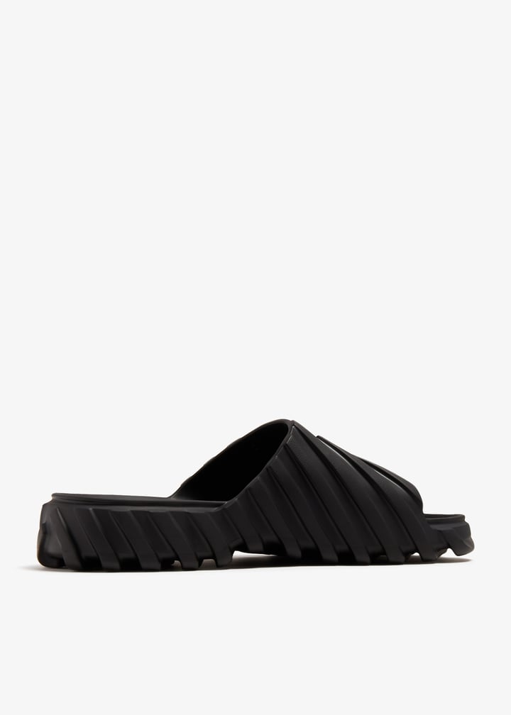 omic018s24mat001-1010_4.jpg?ts=20240111032018