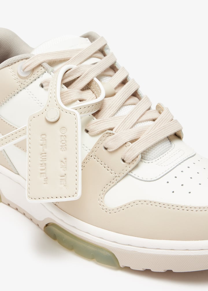 Off-White OWIA276S25LEA001613F 関税送料込 アウト オブ オフィス スリム」スニーカー (Off-White