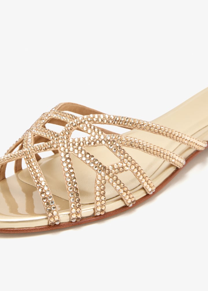 pasqelina-golpat_5.jpg?ts=20260204022256